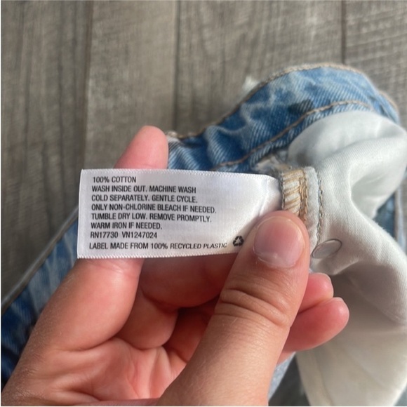 Wild Fable Size 4 High-Rise Bermuda Denim Distressed Shorts. - Picture 6 of 9